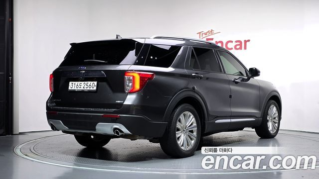 Ford Explorer 2020 — photo 2