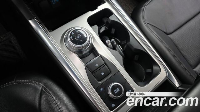 Ford Explorer 2020 — photo 9
