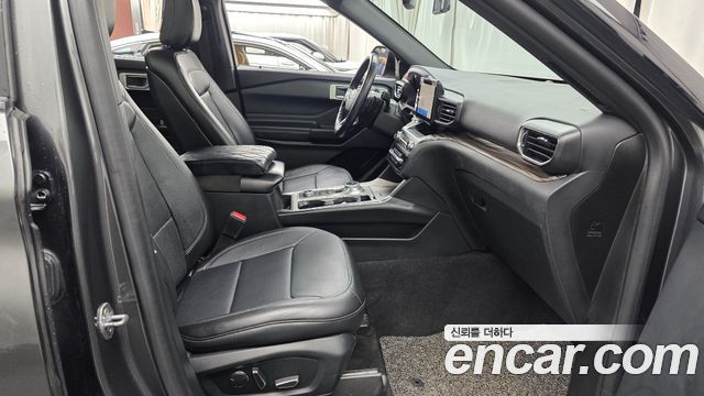 Ford Explorer 2020 — photo 11