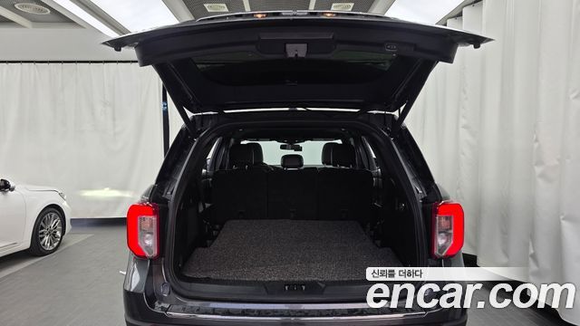 Ford Explorer 2020 — photo 20