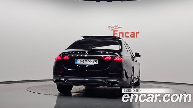 Mercedes-Benz E-Class 2026 — photo 4