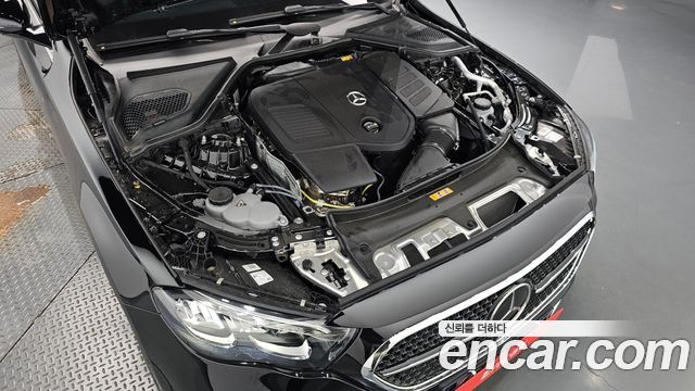 Mercedes-Benz E-Class 2026 — photo 6