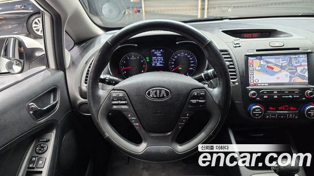 Kia K3 2015 — photo 13