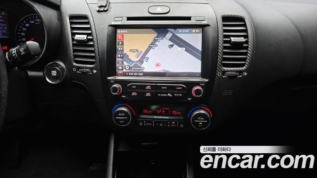 Kia K3 2015 — photo 14