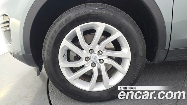 Land Rover Discovery Sport 2017 — photo 5