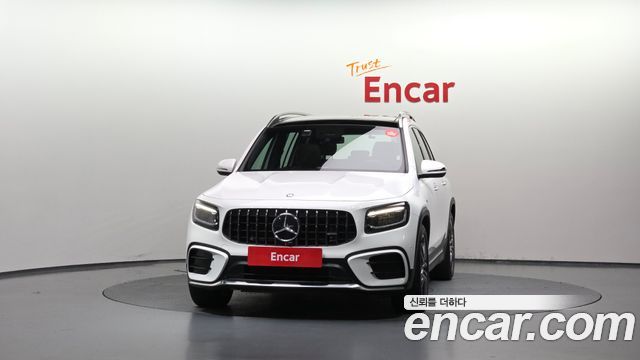 Mercedes-Benz GLB-Class 2025 — photo 3