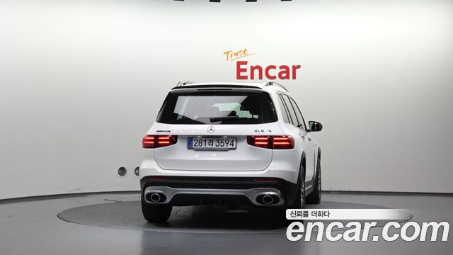 Mercedes-Benz GLB-Class 2025 — photo 4