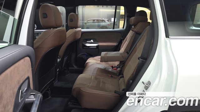 Mercedes-Benz GLB-Class 2025 — photo 12