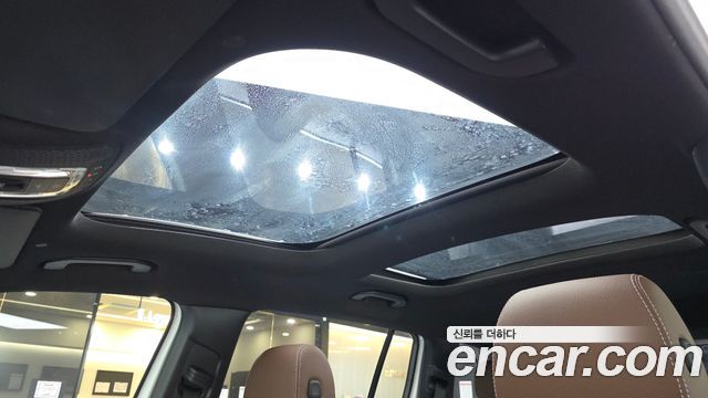 Mercedes-Benz GLB-Class 2025 — photo 19