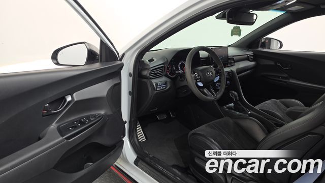 Hyundai Veloster 2021 — photo 13