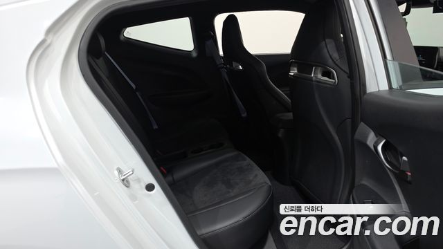 Hyundai Veloster 2021 — photo 17