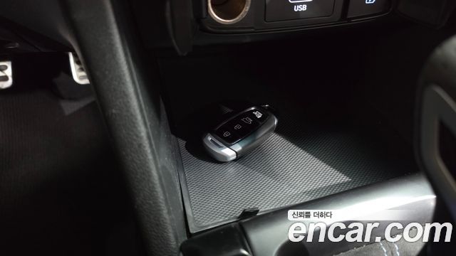 Hyundai Veloster 2021 — photo 21