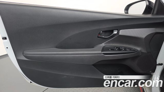 Hyundai Veloster 2021 — photo 14