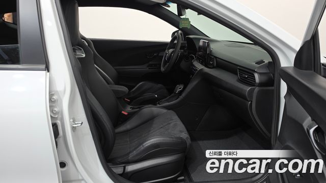 Hyundai Veloster 2021 — photo 16