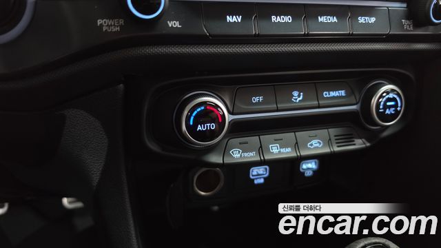Hyundai Veloster 2021 — photo 28