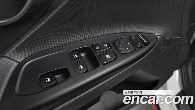 Hyundai Veloster 2021 — photo 30