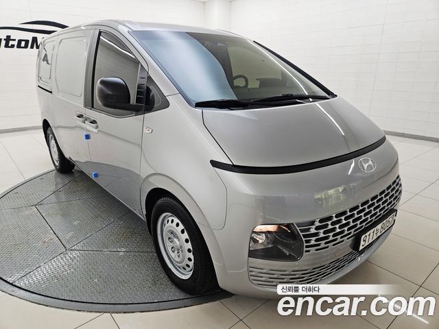 Hyundai Staria 2023 — photo 2