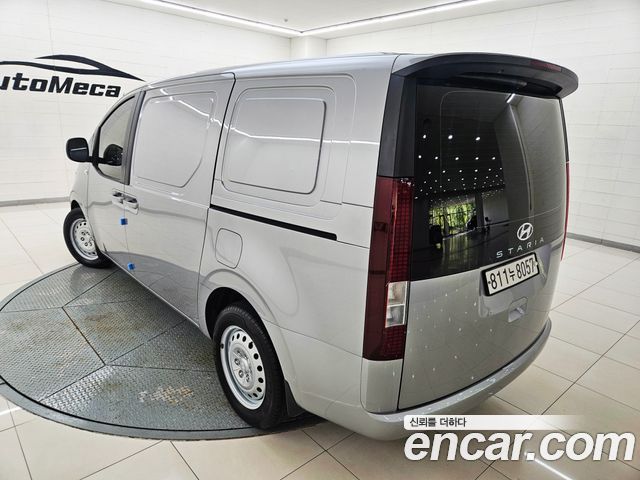 Hyundai Staria 2023 — photo 5