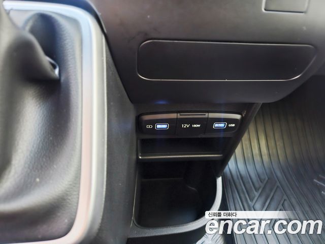 Hyundai Staria 2023 — photo 11