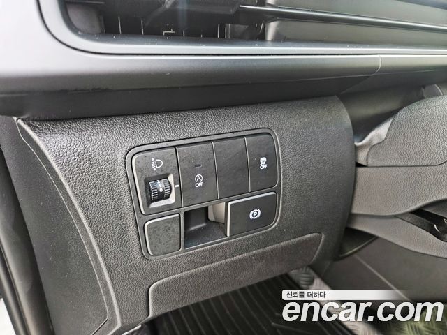 Hyundai Staria 2023 — photo 16