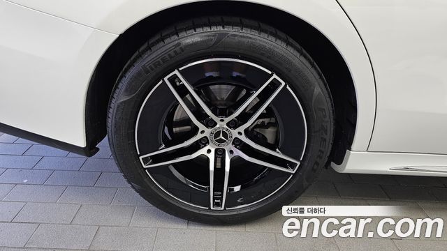 Mercedes-Benz E-Class 2026 — photo 5