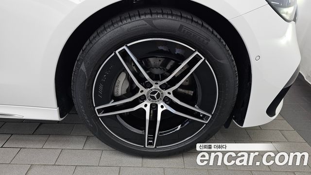 Mercedes-Benz E-Class 2026 — photo 7