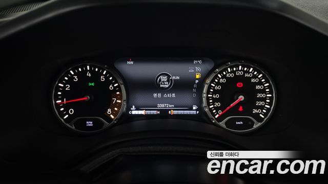 Jeep Renegade 2019 — photo 11