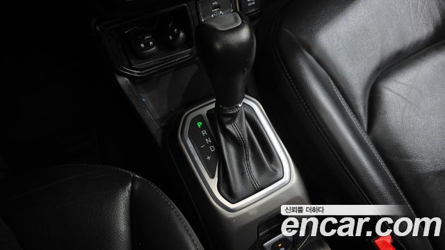 Jeep Renegade 2019 — photo 12