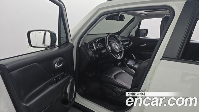 Jeep Renegade 2019 — photo 13