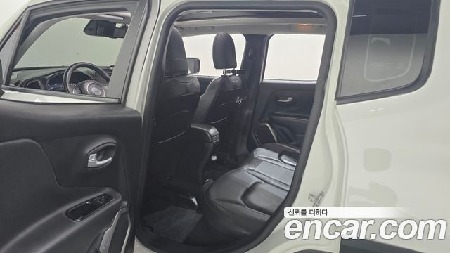 Jeep Renegade 2019 — photo 18
