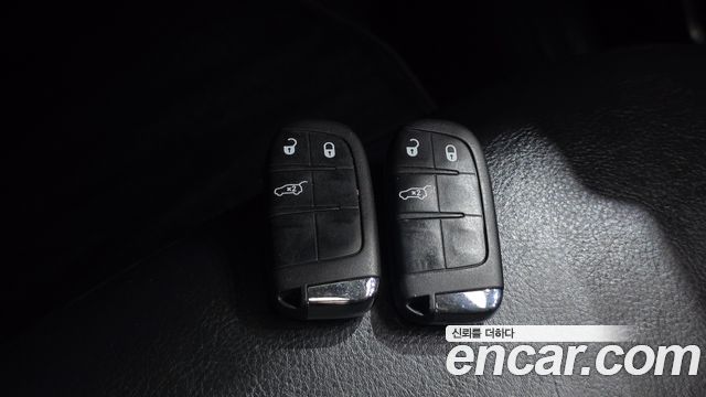 Jeep Renegade 2019 — photo 24