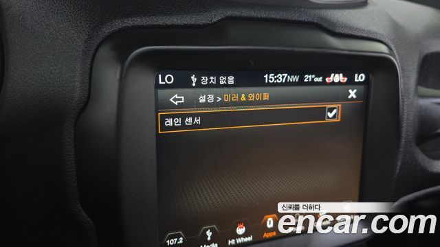 Jeep Renegade 2019 — photo 30