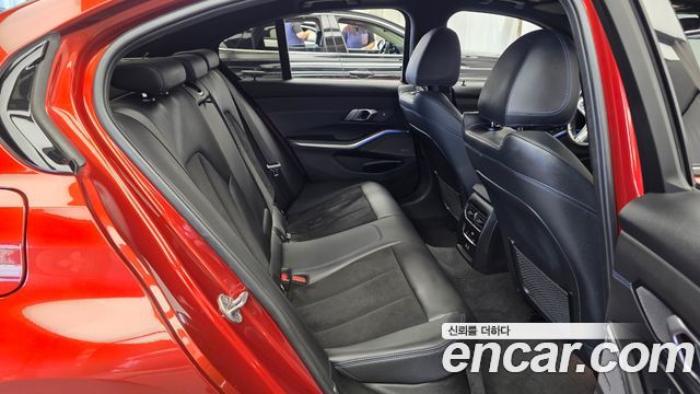 BMW 3-Series 2021 — photo 18