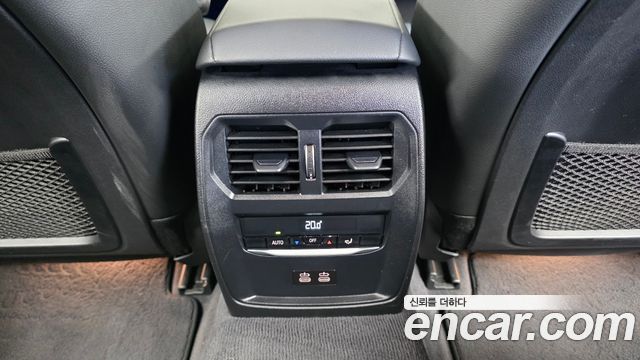 BMW 3-Series 2021 — photo 24