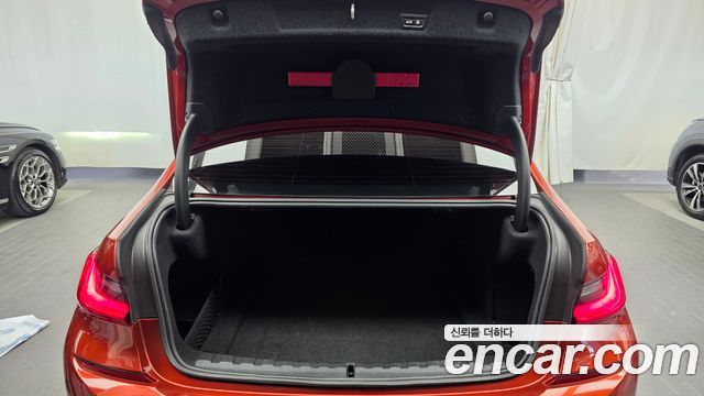 BMW 3-Series 2021 — photo 26