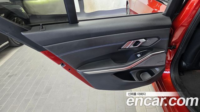 BMW 3-Series 2021 — photo 15