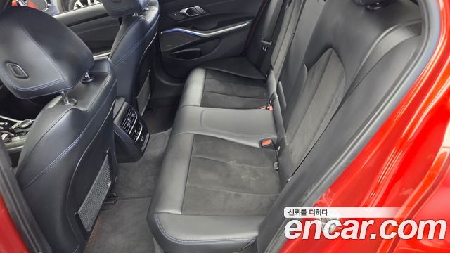 BMW 3-Series 2021 — photo 16