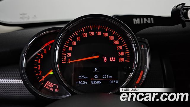 Mini Cooper 2019 — photo 11