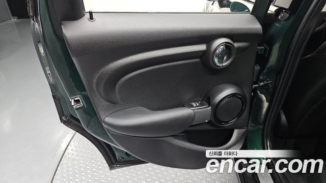 Mini Cooper 2019 — photo 15