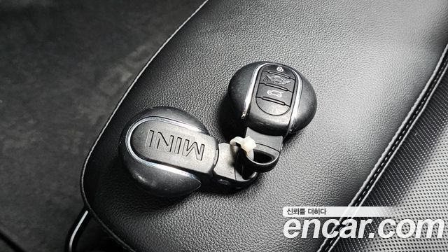 Mini Cooper 2019 — photo 30