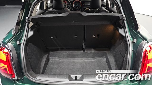 Mini Cooper 2019 — photo 31