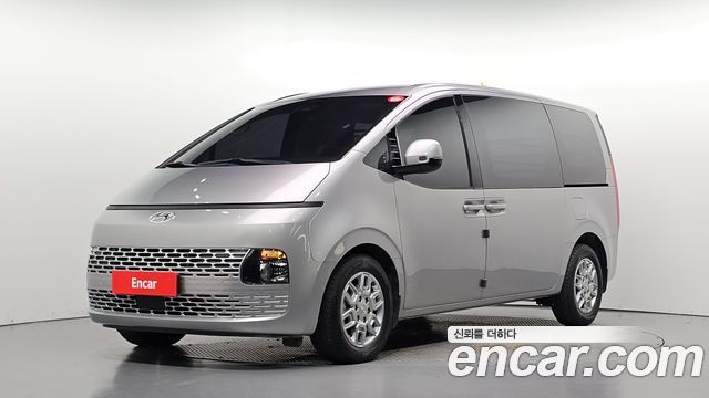 Hyundai Staria 2022 — photo 1