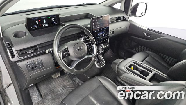 Hyundai Staria 2022 — photo 10