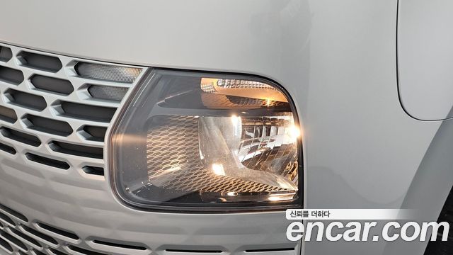Hyundai Staria 2022 — photo 8