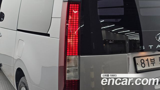 Hyundai Staria 2022 — photo 9