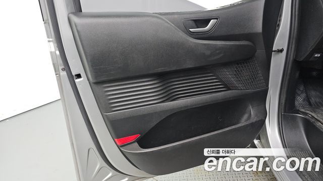 Hyundai Staria 2022 — photo 15