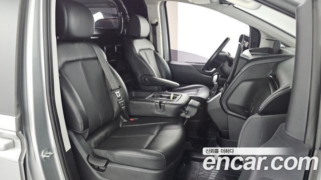 Hyundai Staria 2022 — photo 16