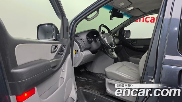 Hyundai Starex 2018 — photo 13