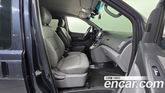 Hyundai Starex 2018 — photo 16