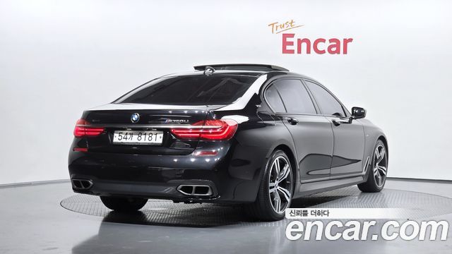 BMW 7-Series 2017 — photo 2